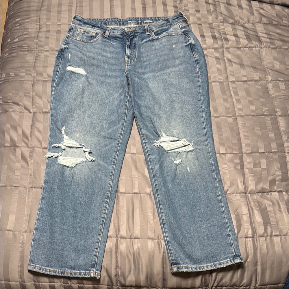 Old Navy Distressed high-rise curvy OG loose jeans. Size 14P